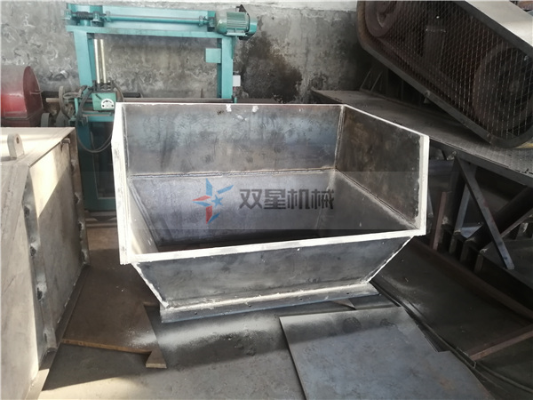 <a href='http://guanzuimeinv.cn/ssxl/10.html' target='_blank'><span>金屬撕碎機(jī)</span></a>進(jìn)料斗