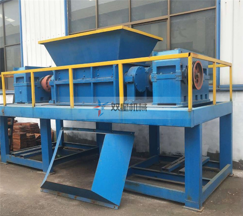 <a href='http://guanzuimeinv.cn/ssxl/10.html' target='_blank'><span>金屬撕碎機(jī)</span></a>生產(chǎn)現(xiàn)場(chǎng)