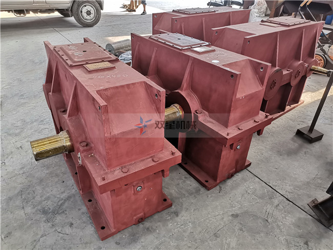 金屬撕碎機(jī)減速機(jī)采用什么類型，什么型號(hào)？