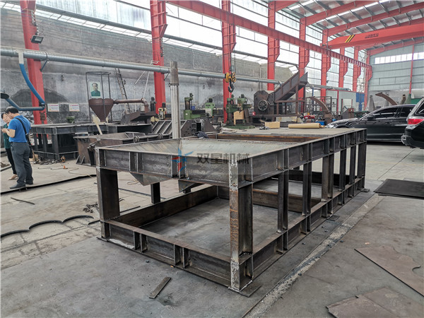 <a href='http://guanzuimeinv.cn/psxl/4.html' target='_blank'><span>廢鋼破碎機</span></a>設備客戶現(xiàn)場考察