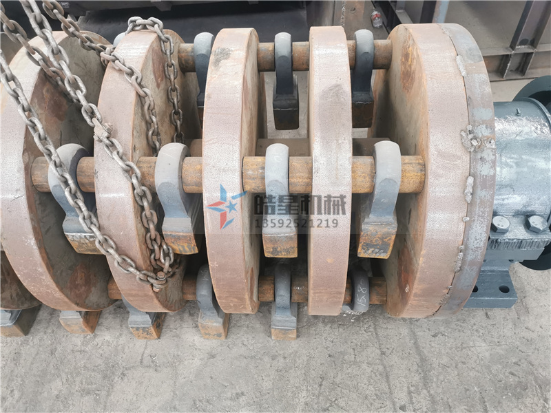 金屬破碎機(jī)在設(shè)備運(yùn)行中機(jī)身發(fā)生強(qiáng)烈振動(dòng)，由哪些原因?qū)е? class=